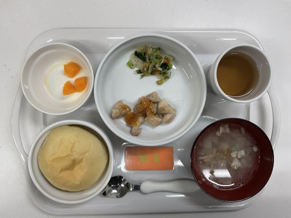 鶏肉のマーマレード煮常食えにっくすの畑で採れたキャベツとかぶを使用しています！