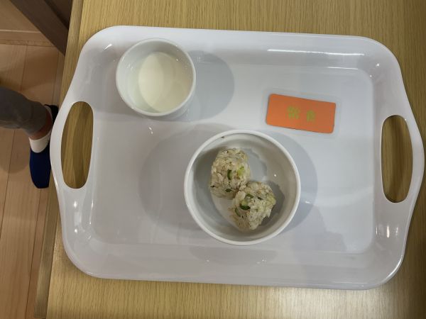 アスパラガスとしらすのおにぎり常食