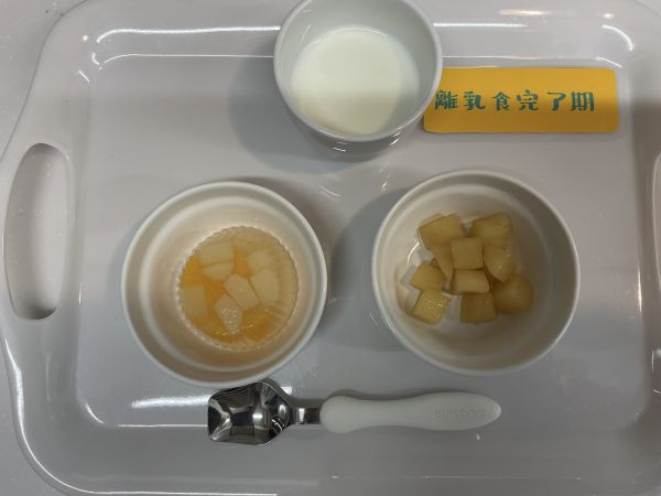 桃のゼリーと芋煮離乳食完了期