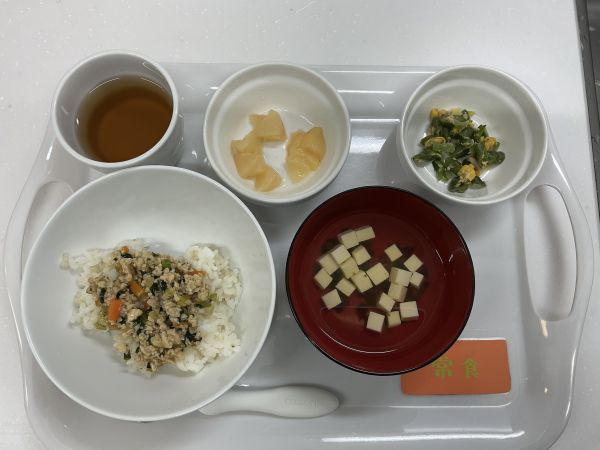 鶏ひき肉と小松菜の丼ぶり常食