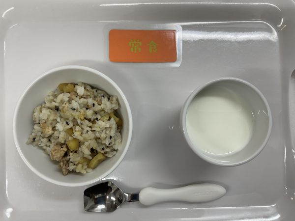 さつまいもとひき肉の混ぜご飯常食