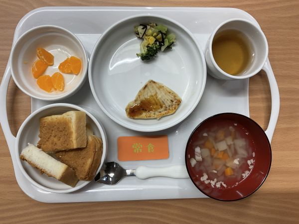 かじきのりんごソテースープに農園で収穫したカブを使いました常食