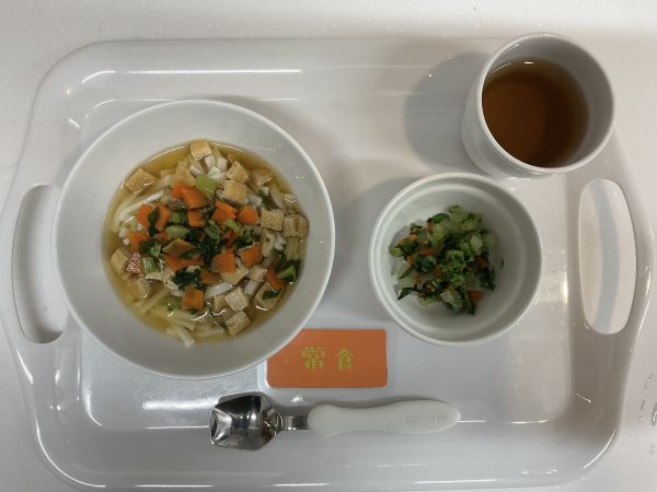 きつねうどん(農園の収穫野菜を使いました)常食