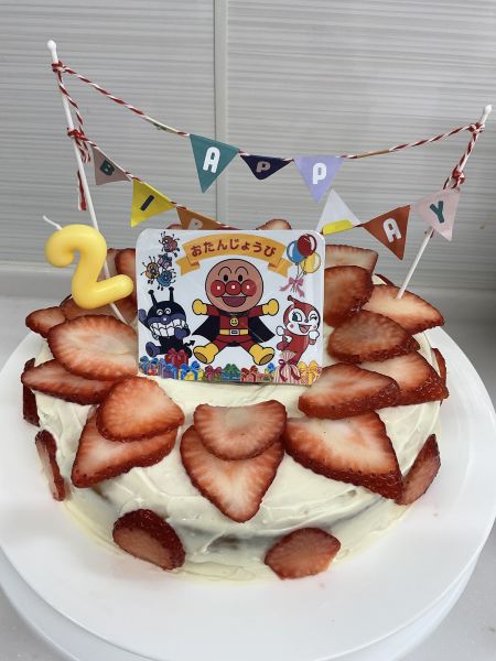 お誕生日ケーキです🎂おめでとうございます🎉