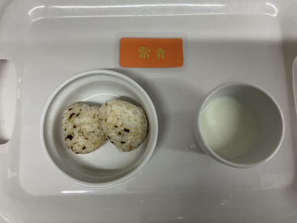 こんぶとごまのおにぎり常食