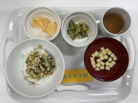 鶏ひき肉と小松菜の丼ぶり離乳食完了期