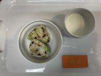 枝豆と塩昆布のおにぎり常食千歳台の畑で採れた枝豆です🫛