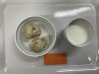 わかめしらすおにぎり常食