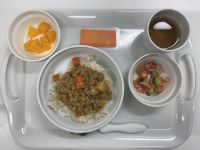 カレーライス常食千歳台の畑で採れたナスをカレーに入れました🍆